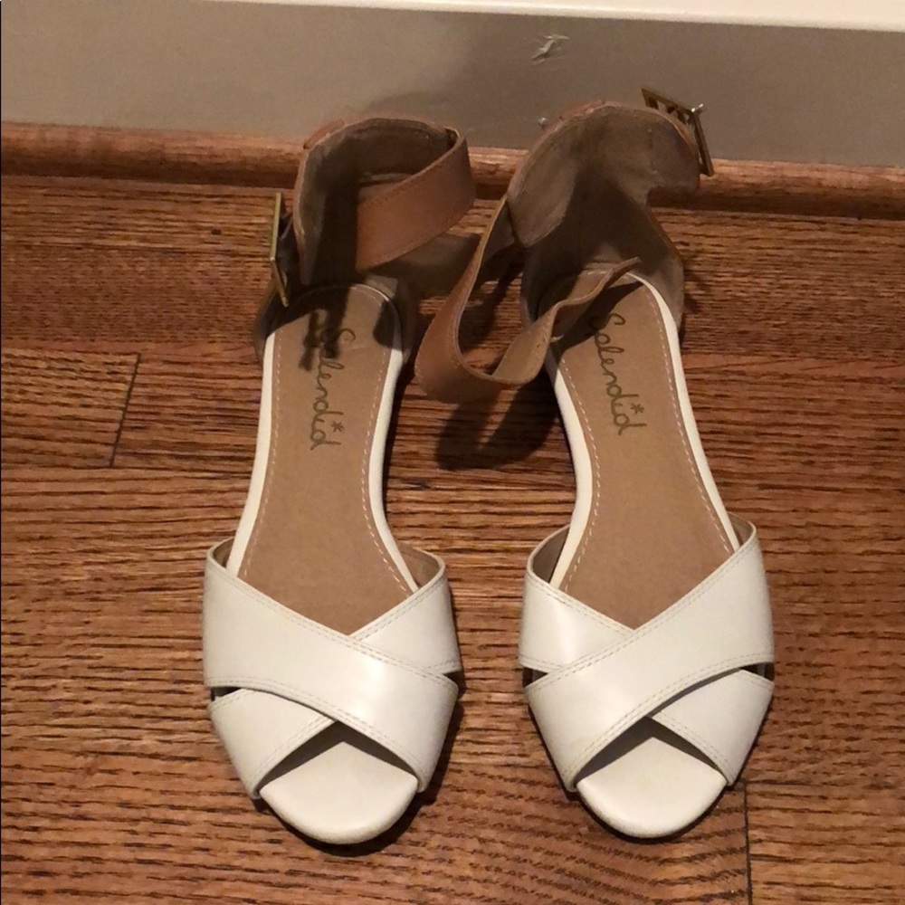 Splendid White and Tan Strappy Flats
